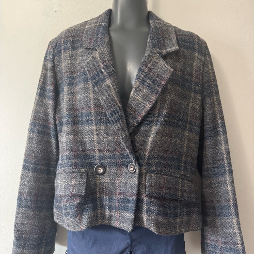 Adnan Elegant Gray Plaid Crop Women's Blazer Wool